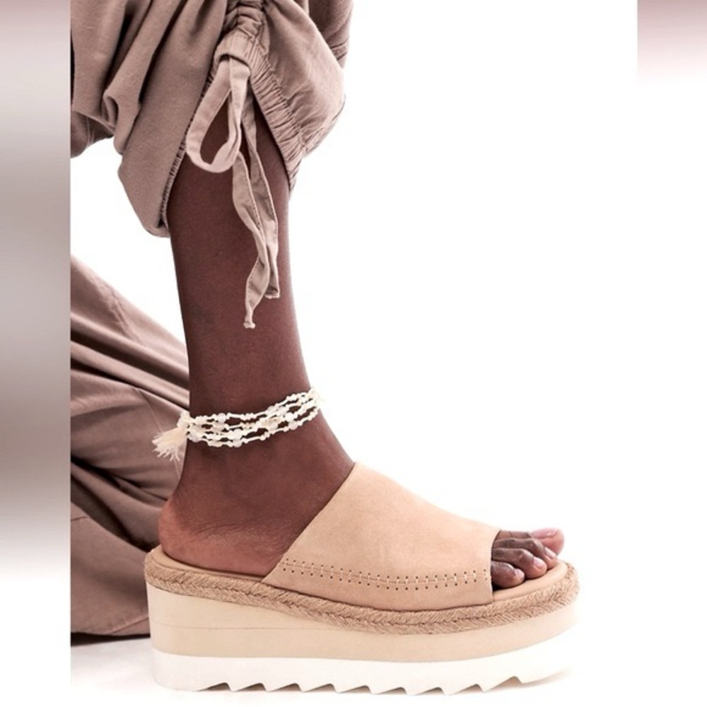 NEW Free People Santorini Espadrille Sandal. Color: Sand Suede, Size: 8.5